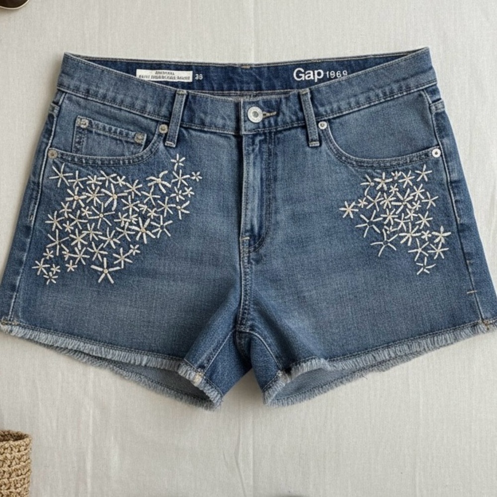 GAP 1969 Women's Embroidered Original Best Girlfriend Jean Short